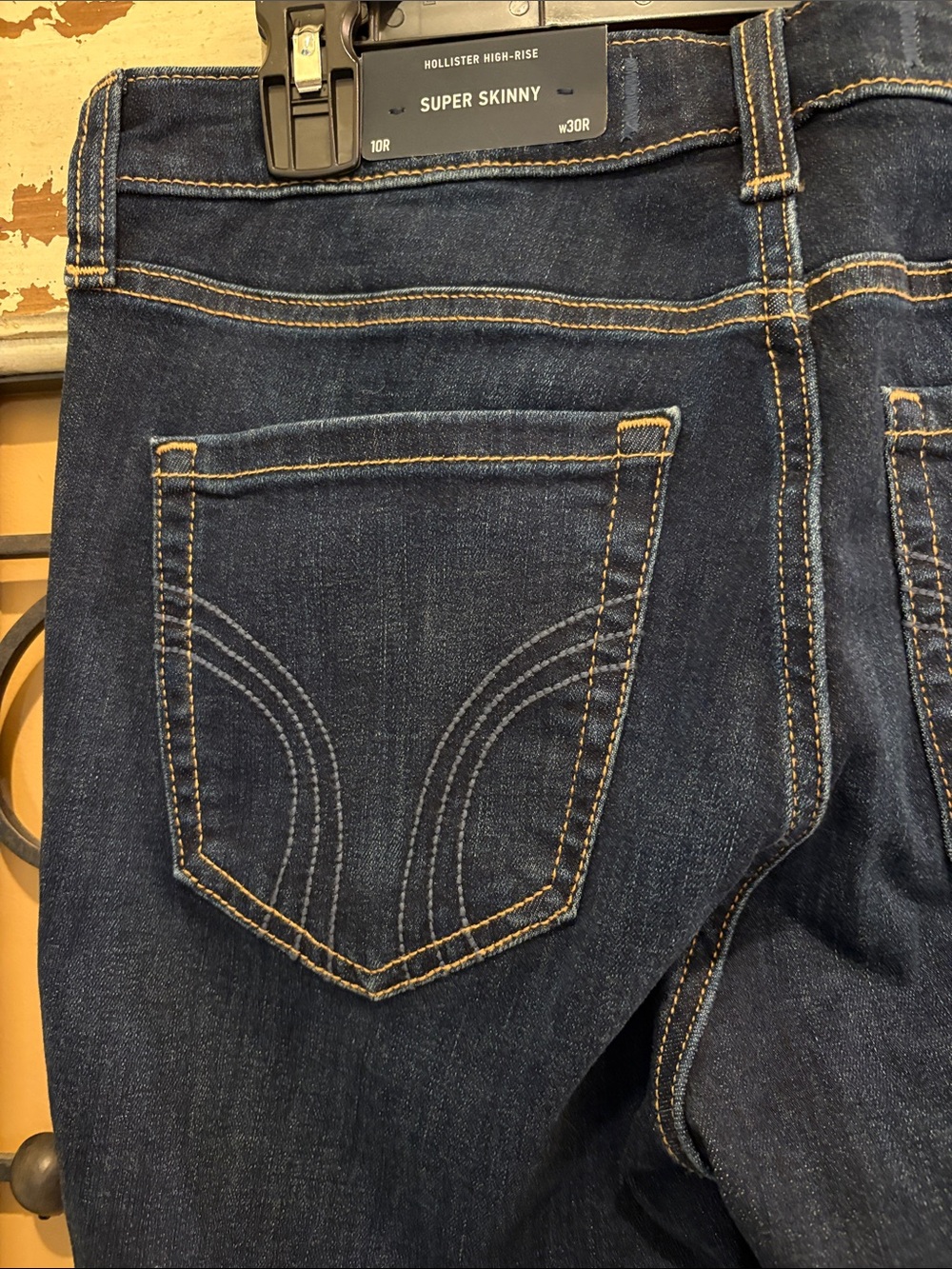 Hollister Women’s High Rise Super Skinny Blue Jeans New with Tags 10R/30R - Picture 6 of 9